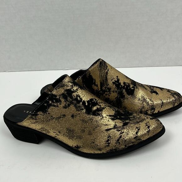Very Volatile Moonstruck Gold Black Mules Shoes Slip Ons Size 9 Bling - Picture 1 of 7